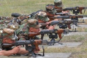 Tragere cu muniţie reală