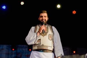 Povestea de 25 de ani de viaţă intensă a talentatului solist Traian Stoiţă – Îl vedeţi pe scenă la Oborfest