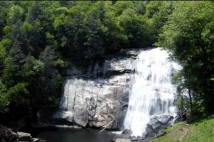 DRAMĂ pentru o adolescentă de 16 ani. Și-a SACRIFICAT VIAȚA pentru a-şi scăpa sora de la ÎNEC