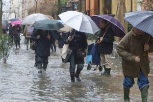 Avertizare meteorologică: COD PORTOCALIU de precipitaţii în Alba