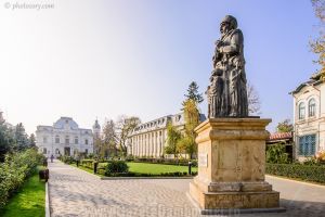 Primăria Târgovişte angajează 27 de persoane cu studii liceale