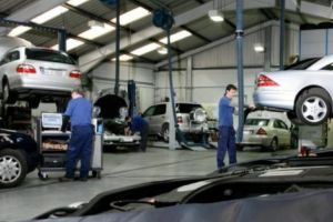 A cerut bani de tratament la sevice-ul auto!