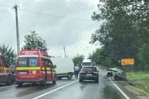 FOTO Accident grav la Veştem – Cel puţin doi răniţi