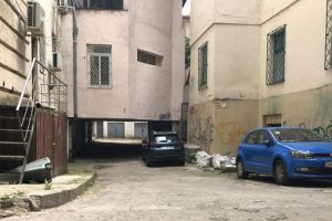 Cu garajele sub bloc, unii timisoreni care locuiesc in centrul istoric cauta zilnic locuri de parcare