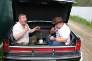 Cum se distrează BĂRBAȚII DIN RUSIA? Conform imaginilor, probabil că MULȚI AU DIVORȚAT DEJA. Galerie foto