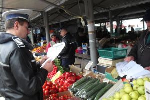 Razie printre „pieţarii” din Râmnicu Vâlcea