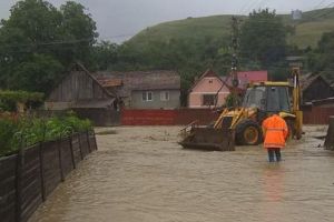 FOTO: Inundaţie în Valea Cărbunarilor, comuna Vânători!