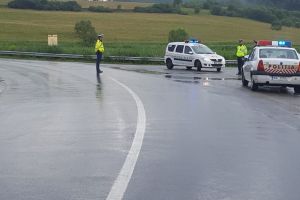 VIDEO FOTO Drum judeţean inundat la Sibiu. A fost închis temporar