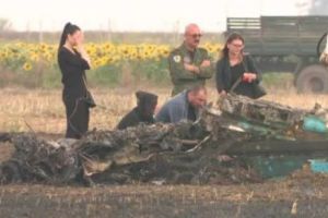 Gestul făcut de soţia pilotului mort la locul tragediei
