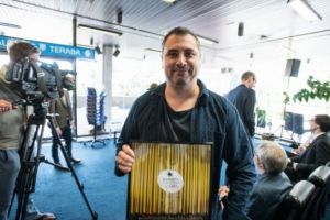 Primul film românesc premiat cu Globul de Cristal la Karlovy Vary, în Cehia. Poate fi văzut în România, din 28 septembrie 2018