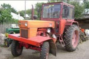 Au folosit un tractor pentru a jefui o bancă