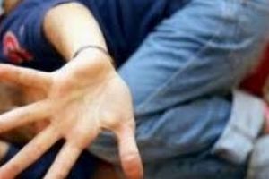 Reţinut după ce şi-a bătut copilul până când i-a rupt mâna