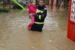 … ȘI SALVATORII PLÂNG, DAR RAREORI VEDEM ASTA!