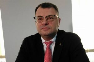 ”Nu trebuie irosit timpul pe ţinte false. Problemele, grele şi multe. Dacă nu facem asta, pierdem toţi”