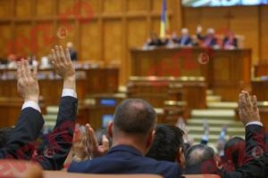 INDEMNIZAȚIILE SPECIALE pentru aleşi ar putea trece azi de PARLAMENT odată cu folosirea limbii materne a MINIORITĂȚILOR NAȚIONALE în administraţia locală