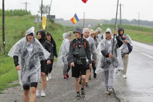 ”Flacăra Unirii”, purtată prin Bistriţa-Năsăud în Marşul Centenar
