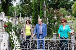 “Parastas pe Facebook by UPA “