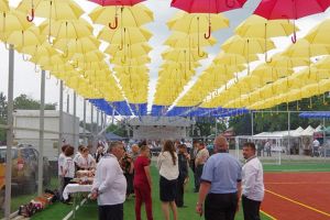 Produsele tradiţionale din Cornu Luncii au fost promovate sub o imensă cupolă tricoloră