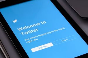 Twitter suspenda 1 milion de conturi pe zi in lupta impotriva fake news