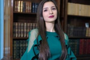 O absolventă de la C. N. 