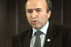 Toader începe procesul de selecţie a unui nou şef al DNA