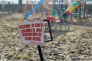 Proiect de regulament: Amenzi de până la 1.000 lei pentru distrugerea aparatelor de joacă