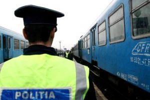 Un bărbat s-a aruncat sub roţile trenului