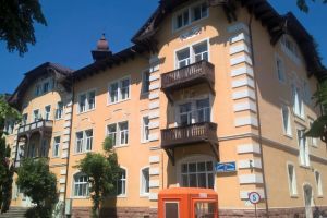 Au tomograf de trei ani, dar nu l-au putut folosi pentru că n-au avut bani de amenajări şi ...