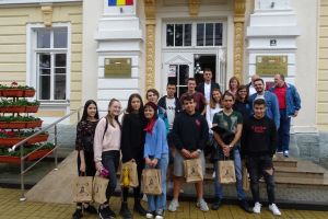 Tineri din cinci ţări au vizitat Primăria municipiului