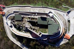 Cursă contra-cronometru pentru Incinta I. Primăria mai are la dispoziţie şase zile să depună un proiect pentru restaurarea celei mai importante părţi a Cetăţii Devei