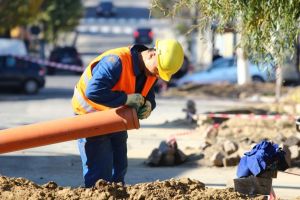 Continua lucrarile de reabilitare a conductelor de apa din Baraganu: Iata ce firma a castigat licitatia (document)