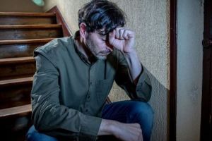 Stresul şi alcoolul ne duc la balamuc. Românii sunt pe locul II în Europa la boli mintale