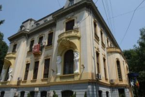 Amintiri rare din „Clocitoarea roşie”: În sediul PSD a păşit Sadoveanu şi s-a îndrăgostit Labiş