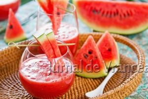 Beneficiile miraculoase ale pepenelui roşu, fructul-vedetă al verii