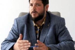 Primăria SECTOR 4 construieşte GRĂDINA cu APĂ de PLOAIE şi TROTUARUL PERMEABIL