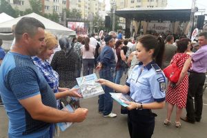 Campanie de prevenire a fraudelor online, la Zilele municipiului Rădăuţi