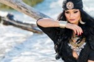 Dupa succesul international al piesei “Hola”, Mary Lee revine cu un nou single