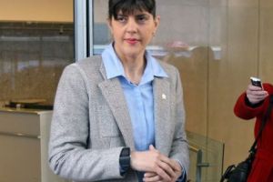 LOVITURĂ în BUGETUL lui KOVESI. După REVOCARE şi-a pierdut MARILE BENEFICII. Din ce bani trăieşte FOSTA ȘEFĂ DNA acum