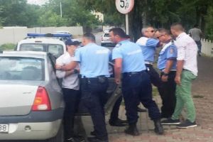 Scandal între şase tineri, în municipiul Satu Mare. Poliţiştii au găsit asupra lor droguri
