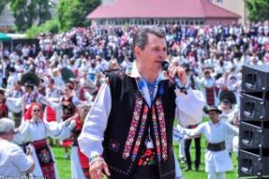 NEA MĂRIN a fost dus la spital