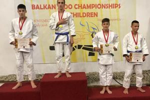 Trei medalii de bronz pentru sportivii de la LPS CSS Liberty la Campionatele Balcanice de judo juniori III