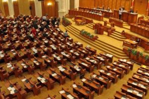 Deputaţii au votat legea Codului administrativ: pensii speciale pentru edili