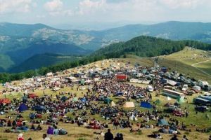 21-23 iulie 2018: Târgul de Fete de pe Muntele Găina, cea mai iubită sărbătoare a moţilor