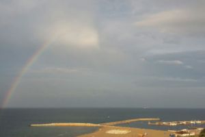 Fotoreportaj. Festivalul Neversea isi ia ramas bun de la Marea Neagra, in straluciri de curcubeu!