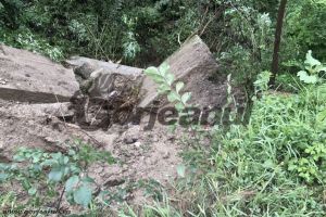 Pod rupt de viitură, la Berleşti! Inundaţii în alte zece localităţi