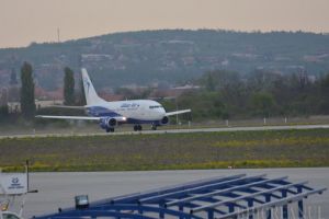 La Sfântu’-aşteaptă: Cursele internaţionale de pe Aeroportul din Oradea rămân în aşteptare