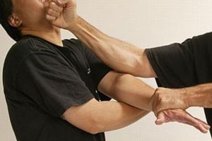 Bărbat din Vinţu de Jos cercetat pentru violenţă în familie după ce şi-a luat la bătaie soţia şi fiul