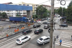 Au reinceput lucrarile la baricada de pe Martirilor. Interzis spre Padurice