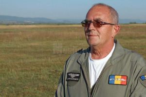 Pilotul rădăuţean Sorin Trelea a primit „Moneda Simbol a Bazei 95 Aeriene” Bacău