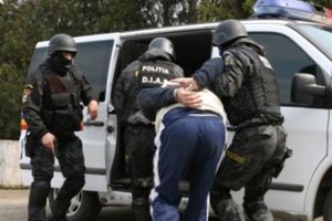 Patru sibieni arestaţi pentru furt de ţeavă de cupru. Sunt în arestul IPJ Sibiu